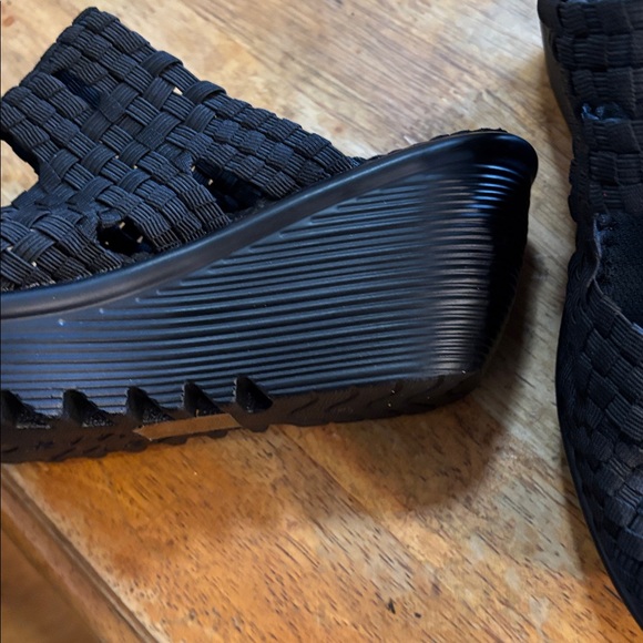 Bernie Mev Black Woven Wedge Sandals - Picture 4 of 5